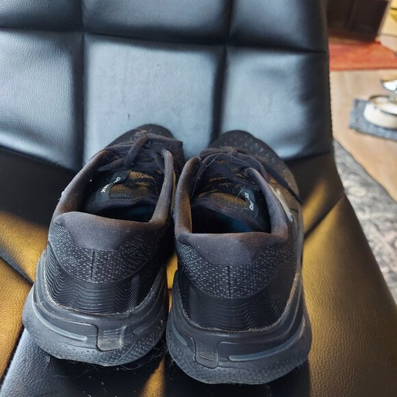 Brooks Women’s Ghost Max Cushion Neutral Running & Walking Shoe - Picture 6 of 8